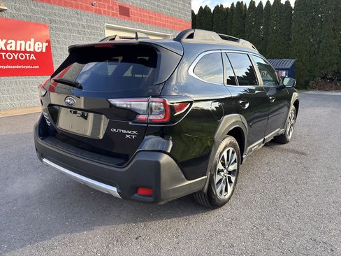 Used 2025 Subaru Outback Limited XT AWD/4WD image 3