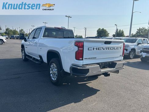 Used 2025 Chevrolet Silverado 3500 LTZ w/ LTZ Convenience Package AWD/4WD image 5