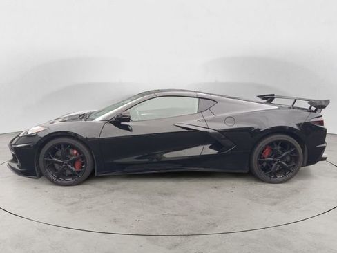 Used 2021 Chevrolet Corvette Stingray Premium Cpe w/ Z51 Performance Package RWD image 2