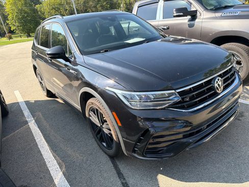 Used 2022 Volkswagen Tiguan SE R-Line AWD/4WD image 3