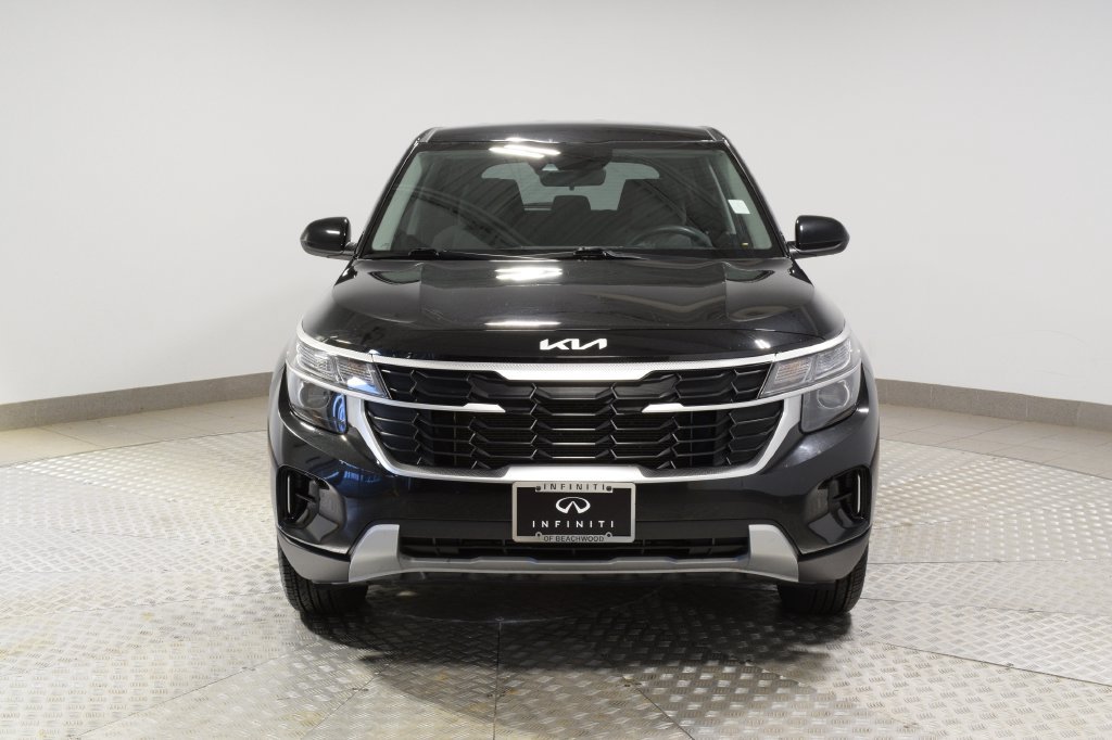 Used 2024 Kia Seltos LX AWD/4WD image 2