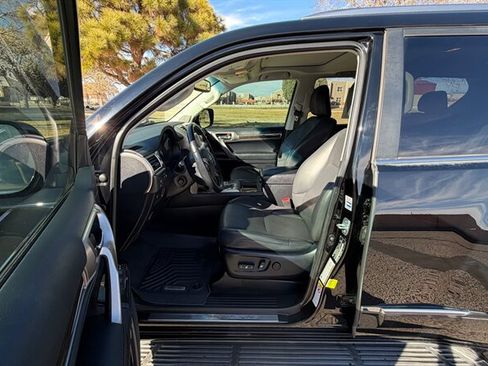 Used 2015 Lexus GX 460 w/ Comfort Package AWD/4WD image 17