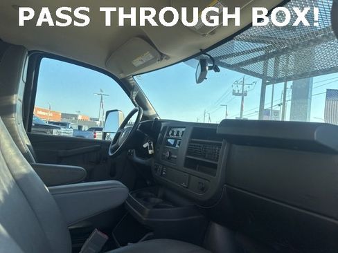Used 2018 Chevrolet Express 3500 image 15