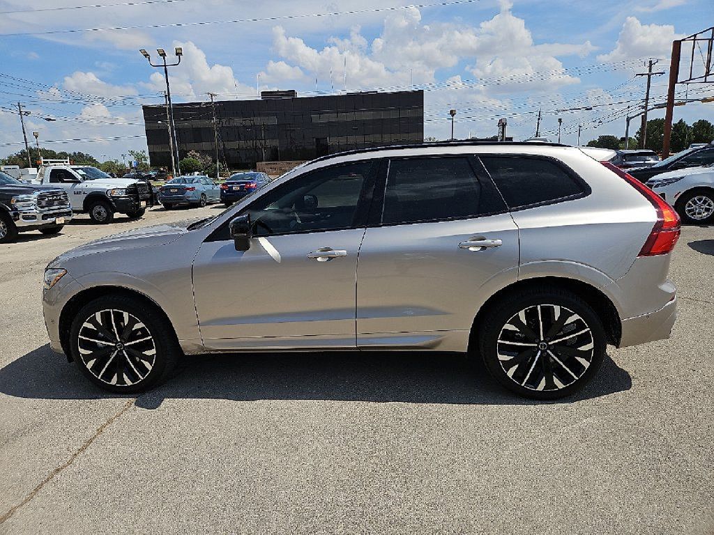 Used 2026 Volvo XC60 B5 Ultra w/ Protection Package Premier AWD/4WD image 3