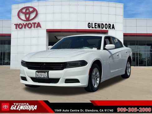 Used 2022 Dodge Charger SXT w/ Leather Interior Group RWD image 4