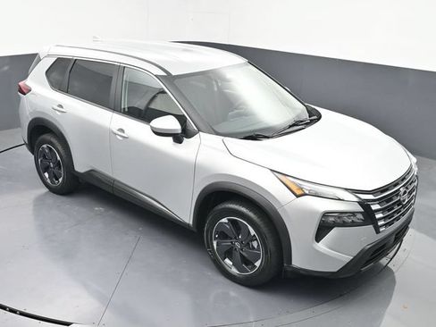 Used 2024 Nissan Rogue SV AWD/4WD image 38