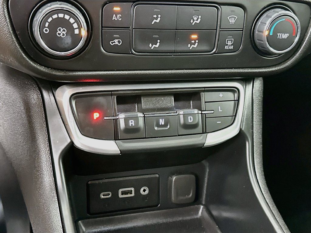 Used 2024 GMC Terrain SLE FWD image 23