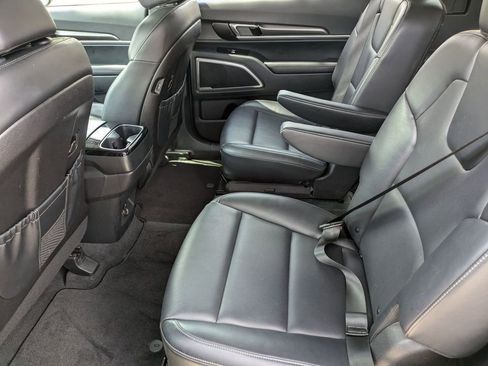 Used 2025 Kia Telluride S FWD image 27