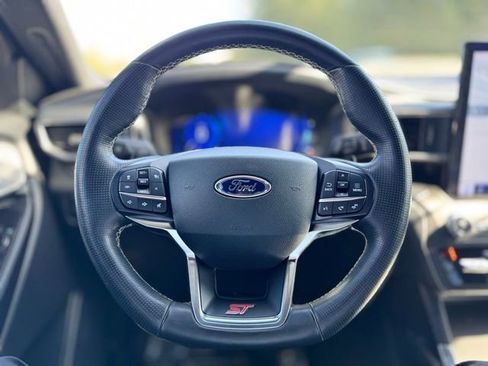 Certified 2020 Ford Explorer ST w/ Premium Technology Package AWD/4WD image 39