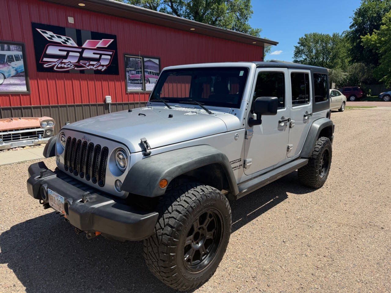 Used 2011 Jeep Wrangler Unlimited Sport AWD/4WD image 2