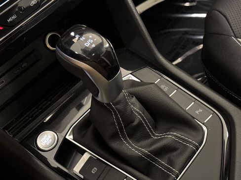 New 2025 Volkswagen Taos SEL image 20