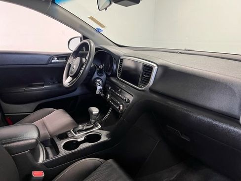Used 2022 Kia Sportage LX image 12