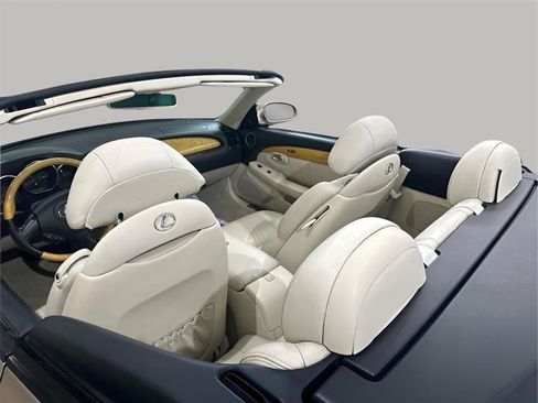 Used 2002 Lexus SC 430 Convertible RWD image 24