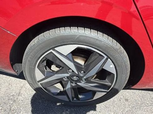 Used 2023 Hyundai Elantra SEL w/ Convenience Package FWD image 6