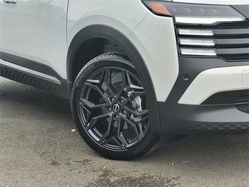 New 2026 Nissan Kicks SR w/ SR Premium Package image 2