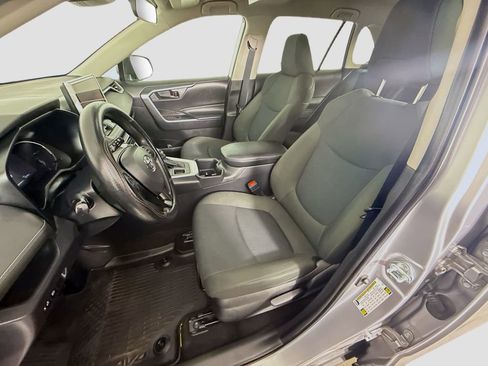 Used 2023 Toyota RAV4 LE image 14
