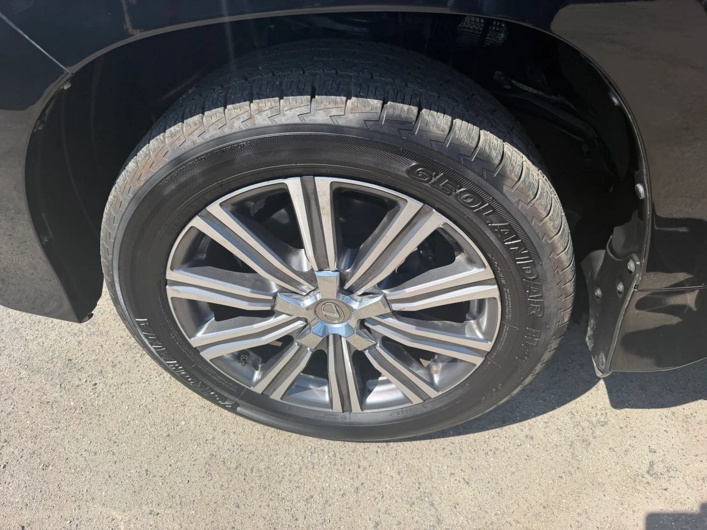 Used 2017 Lexus LX 570 4WD w/ Luxury Package image 40