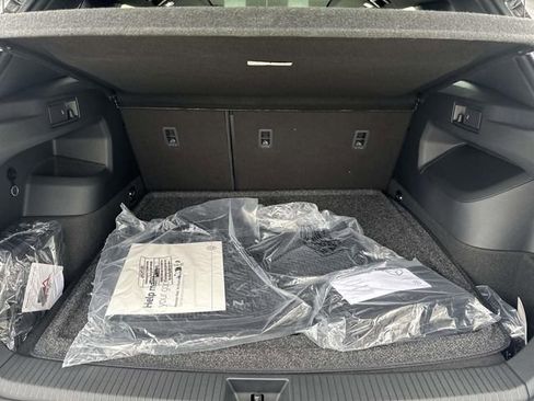 New 2026 Volkswagen Tiguan SEL R-Line AWD/4WD image 5