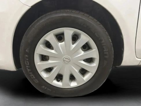 Used 2016 Nissan Versa SV FWD image 26