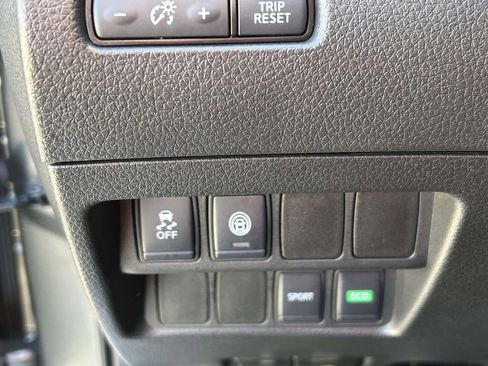 Used 2020 Nissan Rogue Sport SV image 18