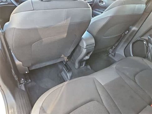 Used 2018 Jeep Renegade Altitude w/ Advanced Technology Group image 18