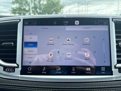 New 2027 Chrysler Pacifica Select AWD/4WD image 47