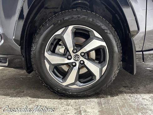 Used 2021 Toyota RAV4 SE w/ Weather & Moonroof Package image 28