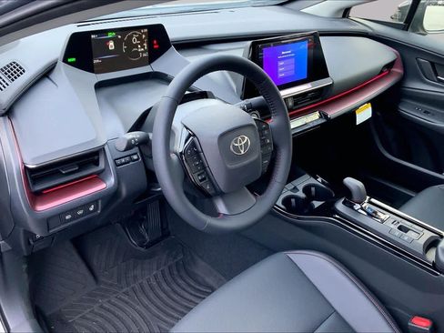 Used 2026 Toyota Prius Plug-In Hybrid FWD image 28