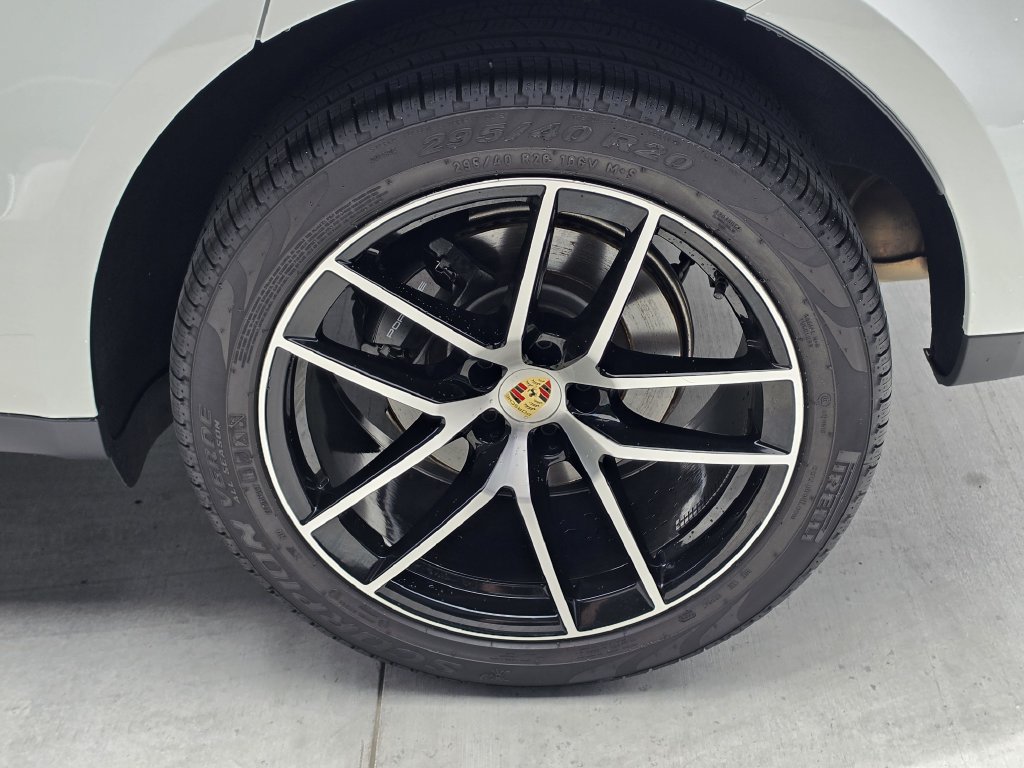 Certified 2026 Porsche Macan AWD/4WD image 30