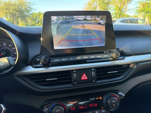 Used 2019 Kia Forte LXS FWD image 9