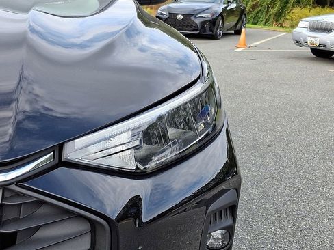 Used 2025 Ford Escape SE image 9