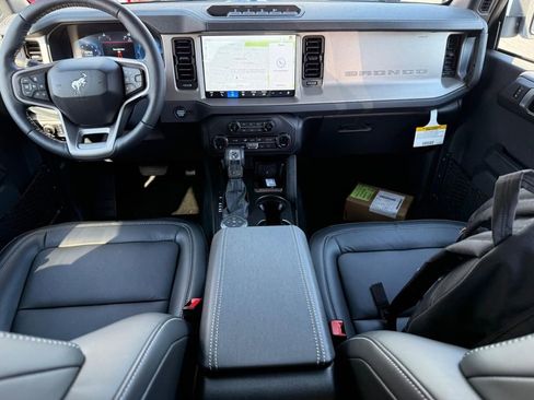 New 2025 Ford Bronco Outer Banks w/ Sasquatch Package image 6