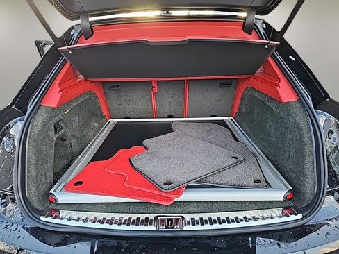 Certified 2022 Bentley Bentayga image 39