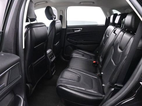 Used 2019 Ford Edge Titanium image 13