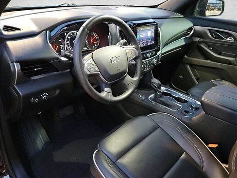 Used 2023 Chevrolet Traverse Premier w/ Redline Edition image 10