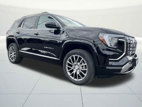 New 2026 GMC Terrain Denali w/ LPO, Floor Liner Package image 6