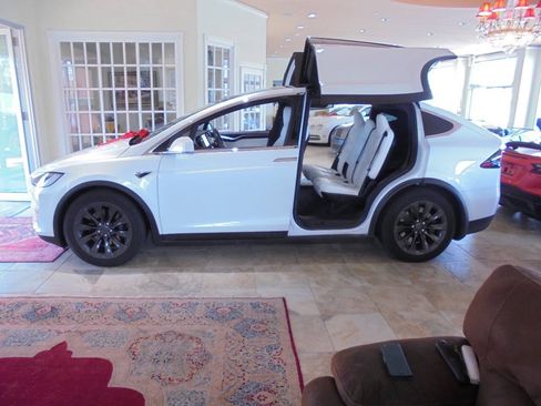 Used 2018 Tesla Model X P100D AWD/4WD image 5