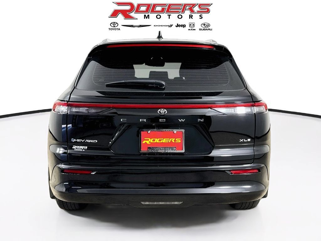 Certified 2025 Toyota Crown Signia AWD/4WD image 12