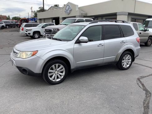 Used 2011 Subaru Forester 2.5X Limited AWD/4WD image 19