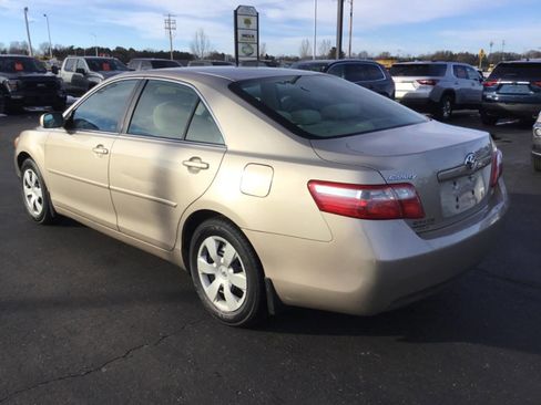 Used 2007 Toyota Camry XLE image 3