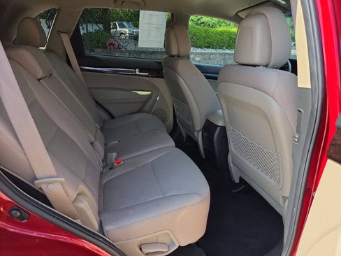 Used 2015 Kia Sorento LX AWD/4WD image 21