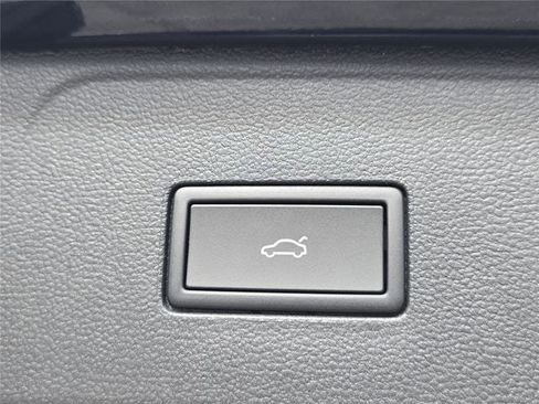 New 2026 Volkswagen Atlas SE FWD image 31