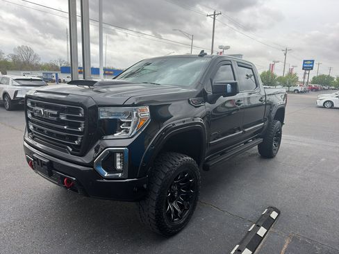 Used 2022 GMC Sierra 1500 AT4 w/ AT4 Premium Package image 3