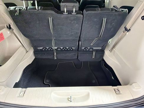 Used 2023 Chrysler Pacifica Limited FWD image 29