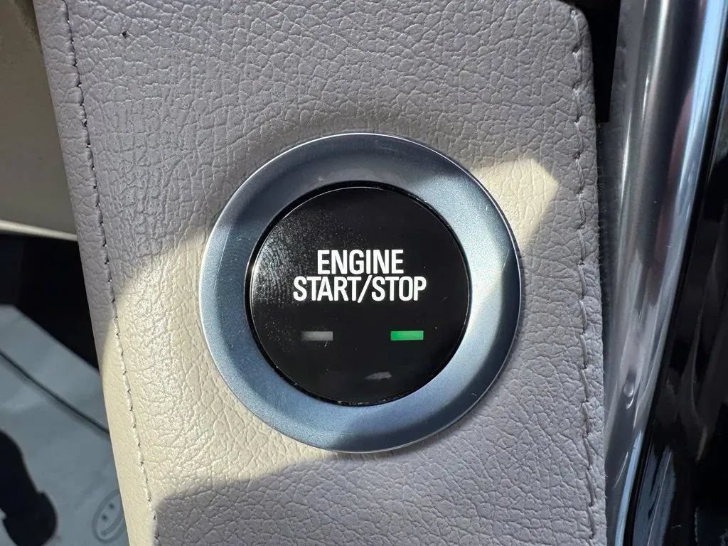 Used 2018 Cadillac Escalade Luxury AWD/4WD image 28