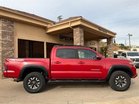 Used 2019 Toyota Tacoma TRD Off-Road image 6