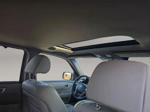 Used 2010 Honda Pilot Touring image 26