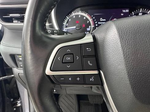 Used 2023 Toyota Highlander XLE AWD/4WD image 27