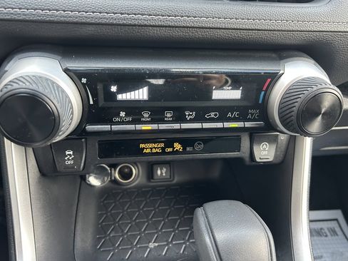 Used 2019 Toyota RAV4 LE image 16