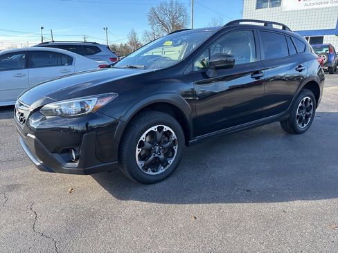 Used 2023 Subaru Crosstrek 2.0i Premium image 4